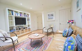 Town Centre Apartment With Parking