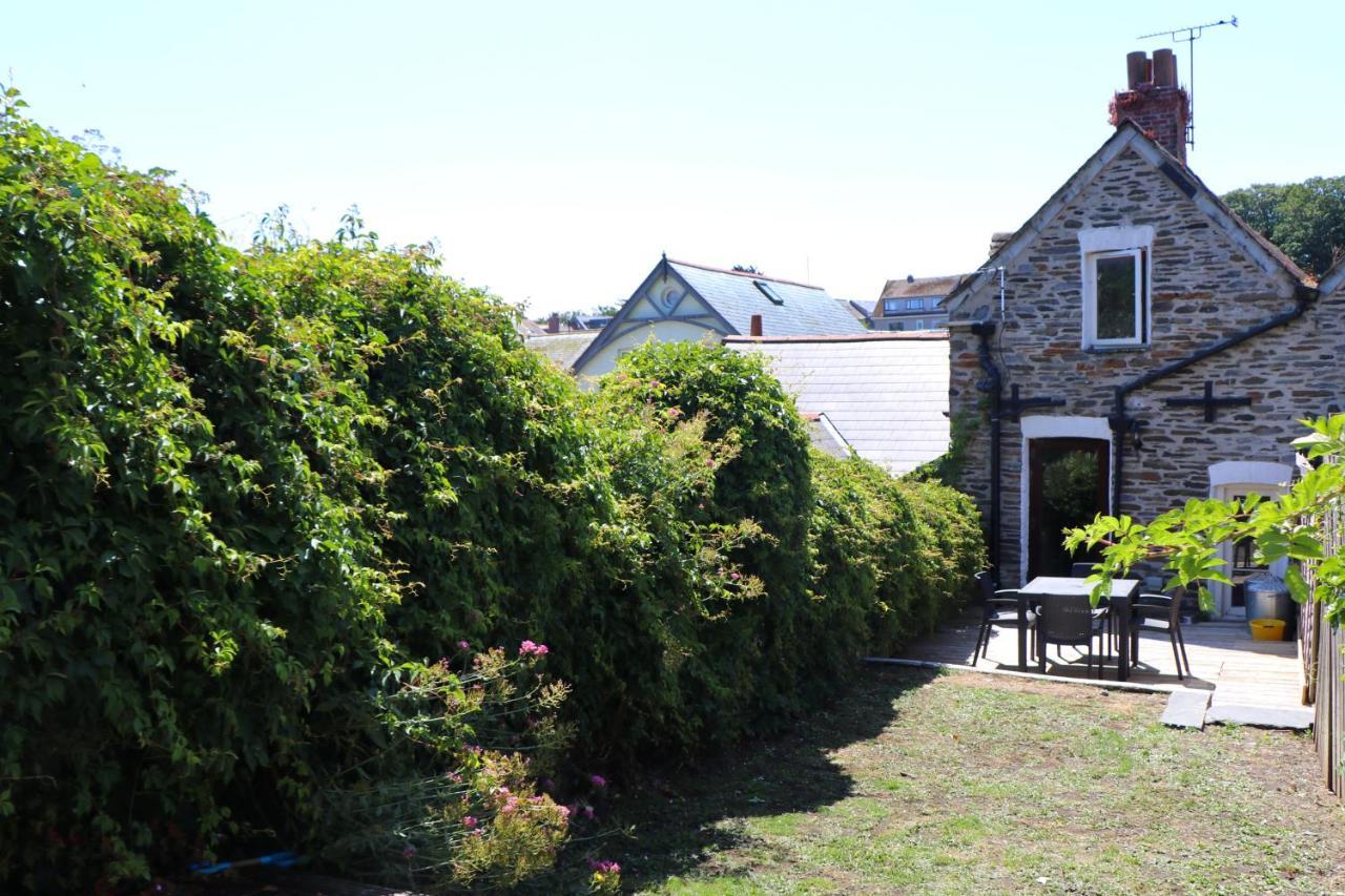 Town Centre Apartment With Parking Padstow Exterior photo